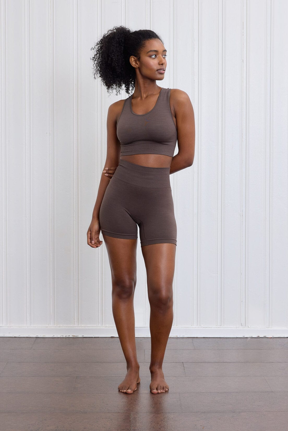Seamless sportsbra deep espresso front
