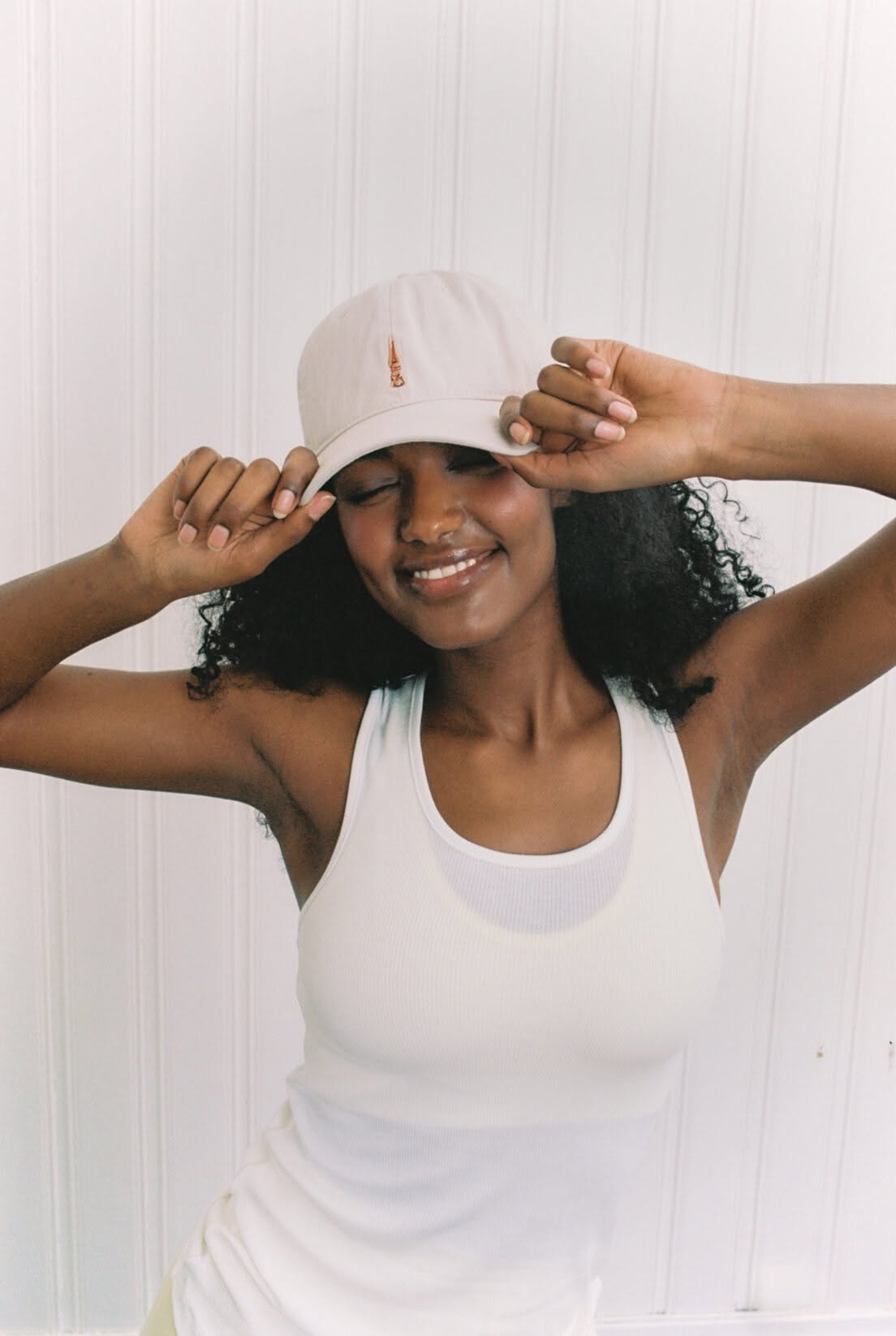 Luna cap