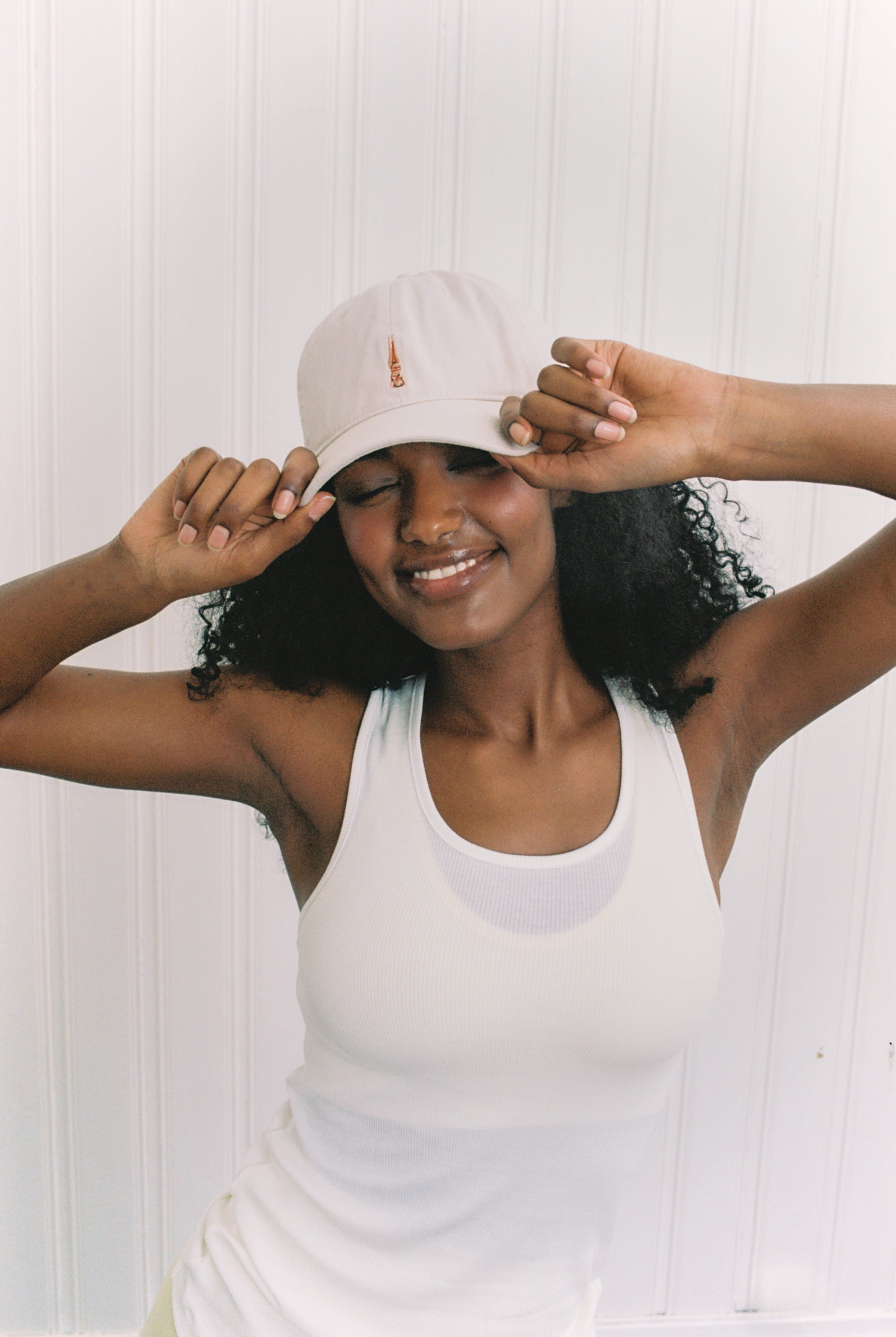 Luna Cap