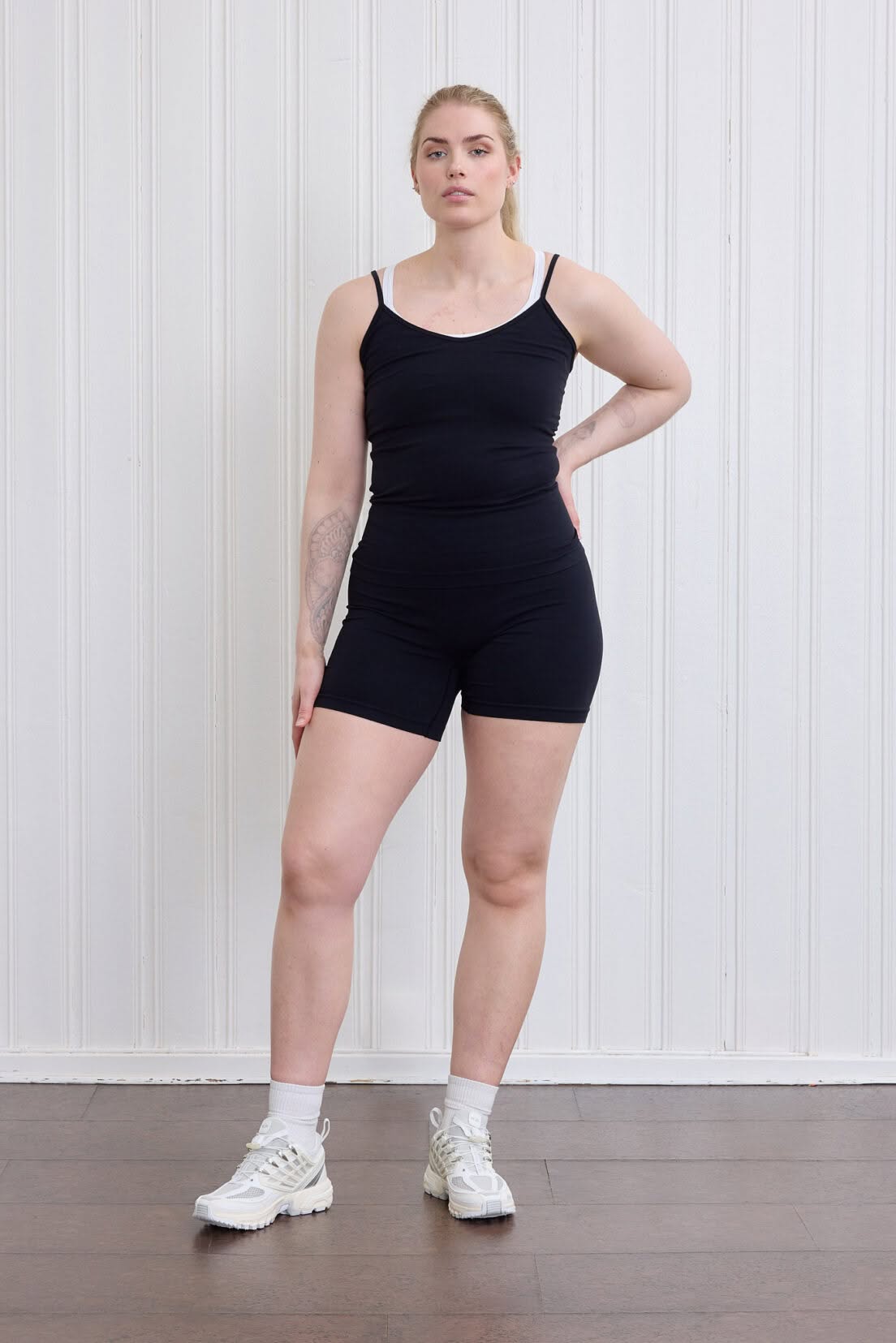 Basic Bandha singlet beautiful black front
